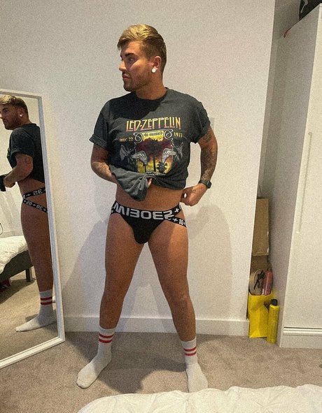 blondedan pornographic model gallery