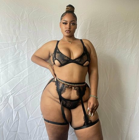 Teeee pornstar naked pic