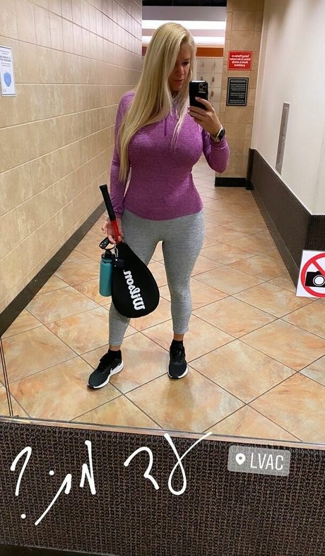 Nicolle A model nude pics