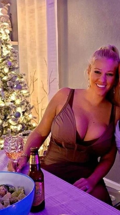 Nicolle A model top gallery