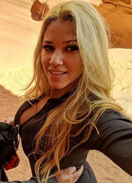 Nicolle A xxx actress pic