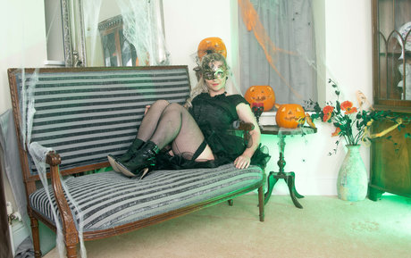 Elle Hunter pornographic star pictures