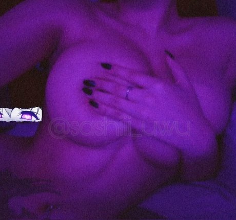 Sashiuwu erotic pornstar picture