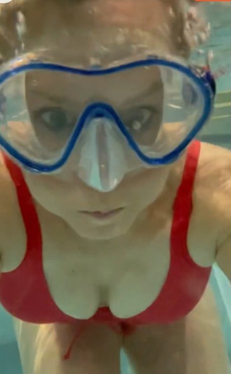 Suzanne Shaw nudes actress gallery