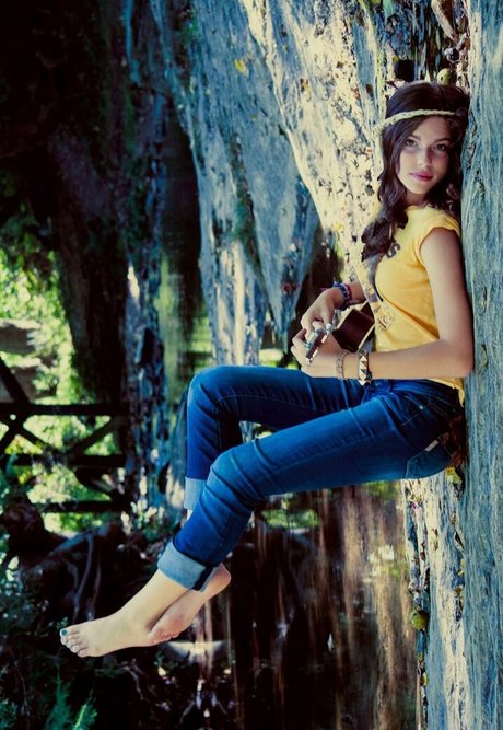 Perla Haney Jardine model free pics