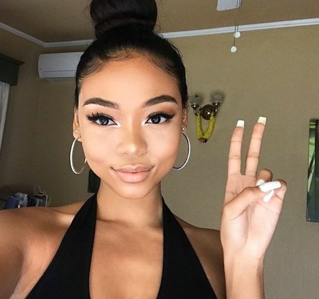 Stephanie Hikaru nude pornstar picture