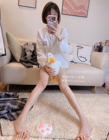 ShuishuiOuO nude star img