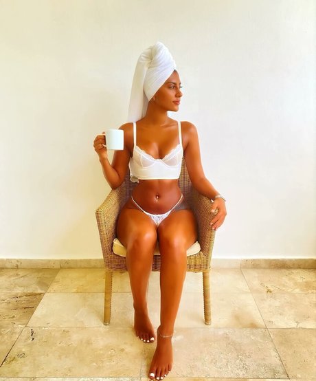 footfetishfantasyyyy art star photos