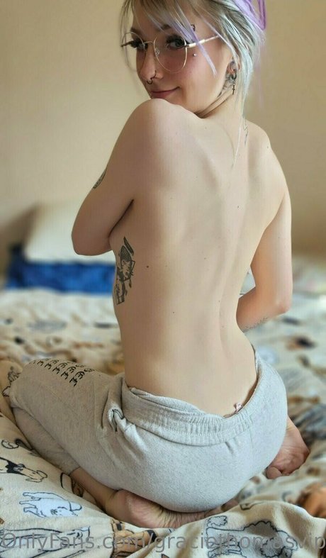 graciethomasvip model naked gallery