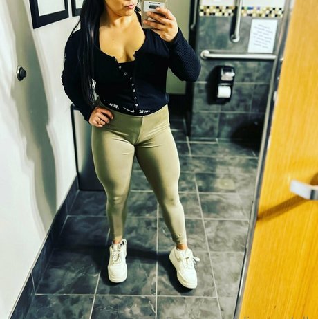 nadianevertells star high quality picture