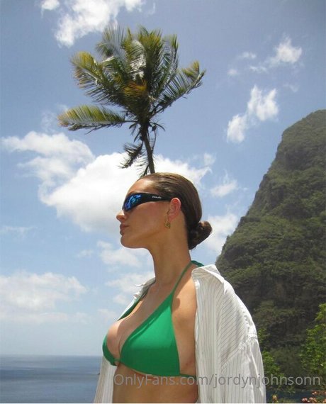 Jordyn Johnson hot star photo