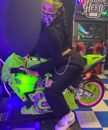 Marian Tatte model nice picture