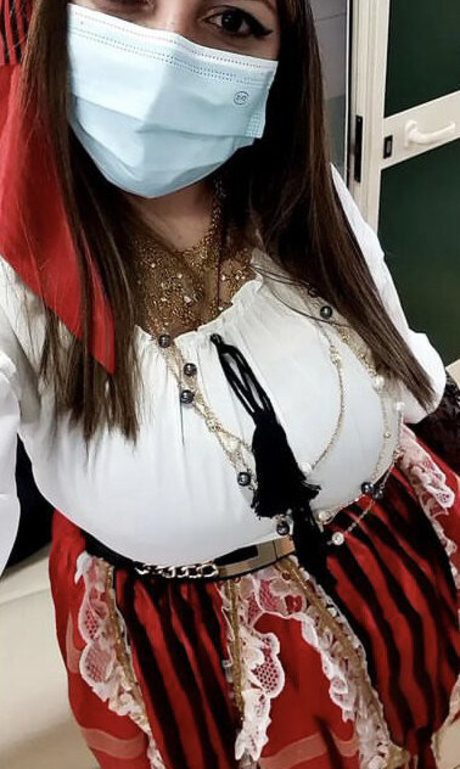 Teresa V model top picture