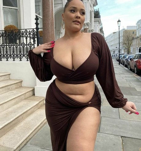 Natalie E Wade model nice photo