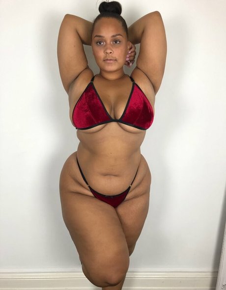 Natalie E Wade nice model pic