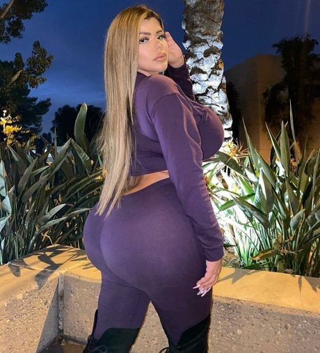 Michelle Mendez star sexy pictures