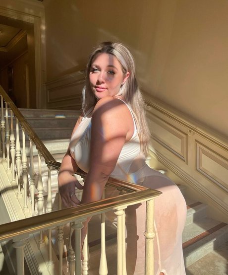 Ellanabryan model porn photo