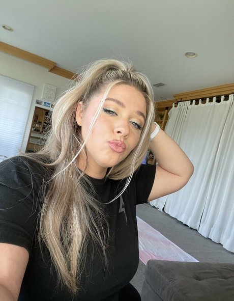 Ellanabryan Profile pic