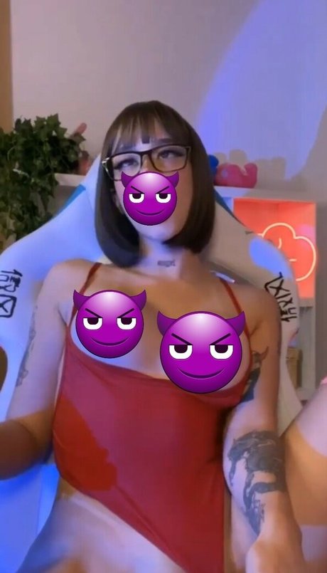 Khada Amanda perfect actress gallery