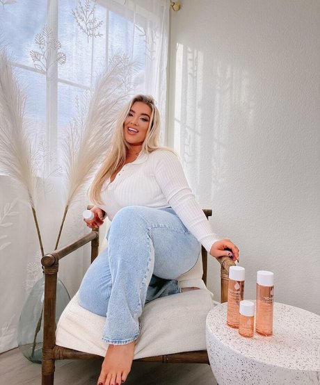 Taya Christian beautiful model picture