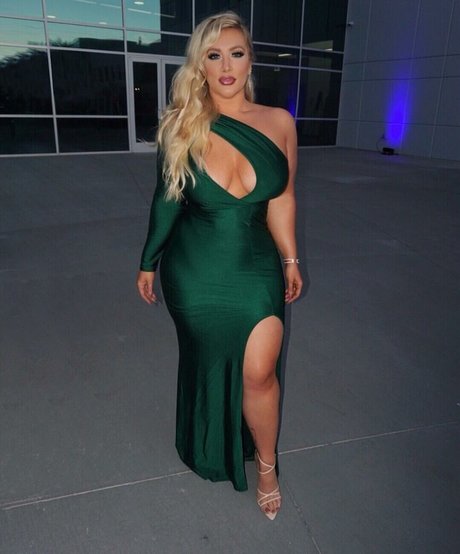 Taya Christian model hot photo