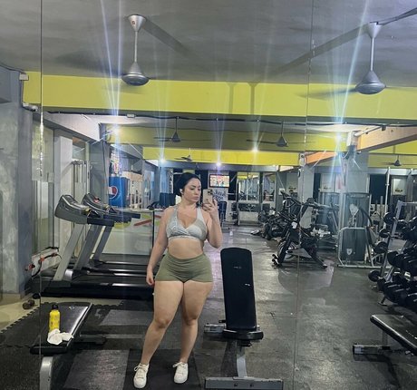 Anjadee pretty model img