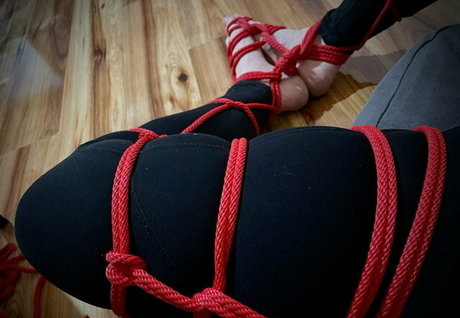 aussiebondagegirl star top picture