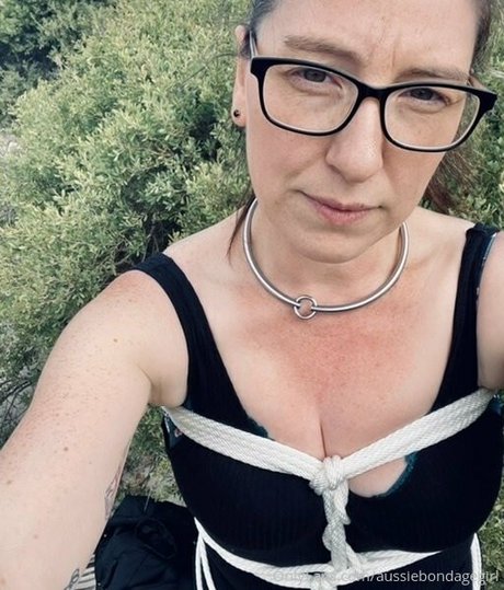 aussiebondagegirl model naked picture