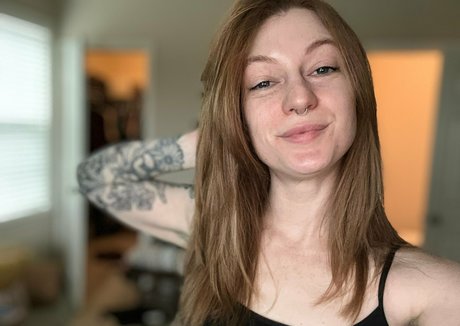 menarepotatoes model art photo