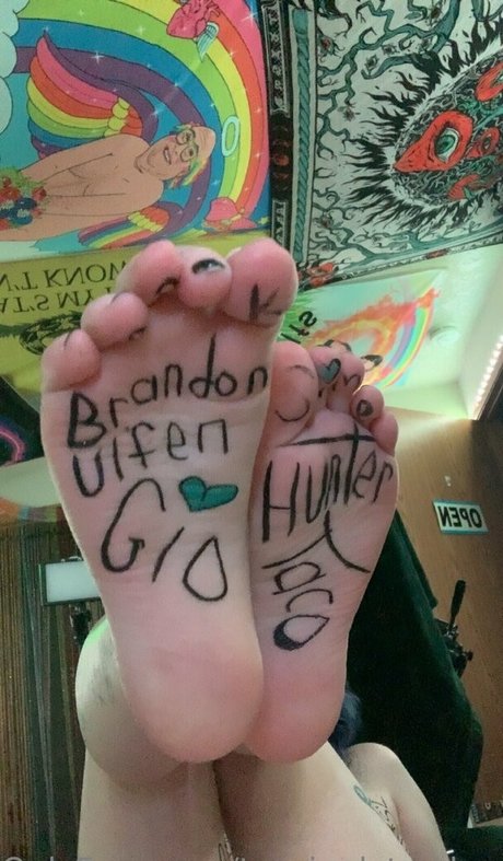 teasinglytrashed nude star photo