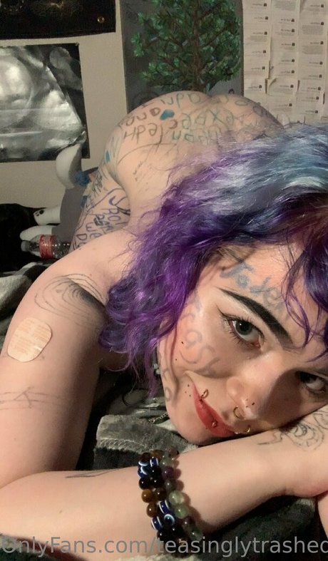 teasinglytrashed art model image