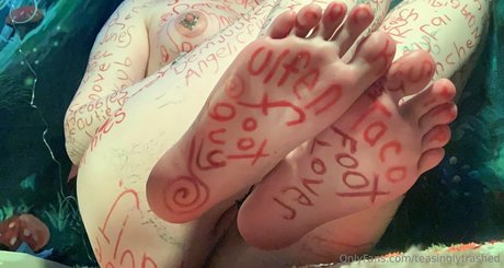 teasinglytrashed model nudes photo