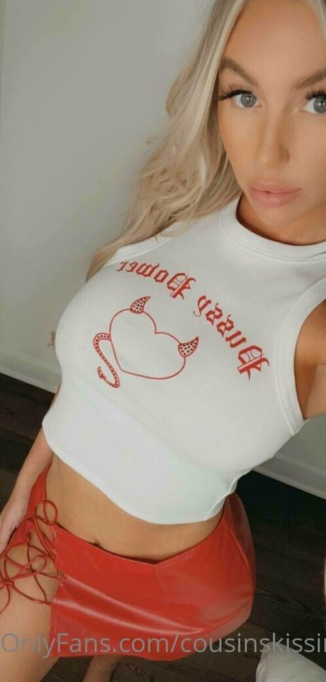 cousinskissing nudes pornstar pics