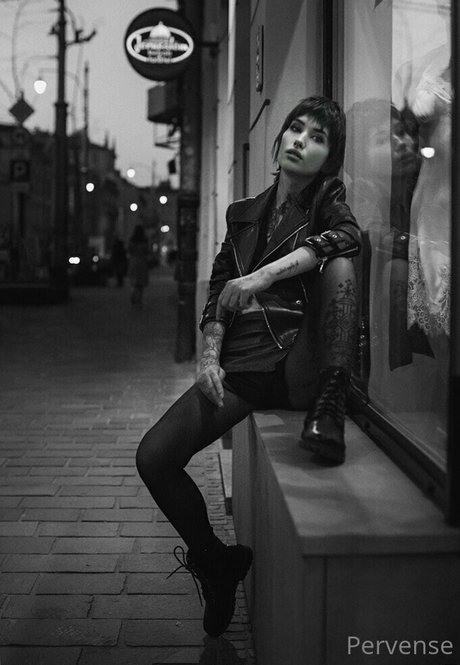 chantaise model erotic photos