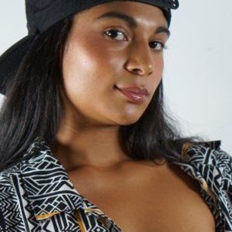 zararev model free pic