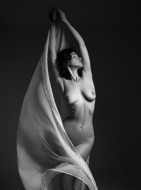 Tim Redu beautiful pornstar picture