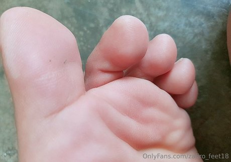zafiro feet18 hot pornstar image