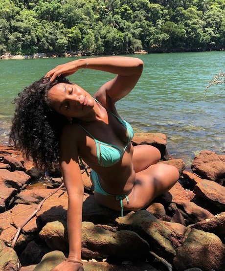 Barbara Reis pretty actress archive