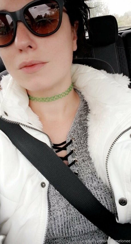 missmelonee model exclusive image