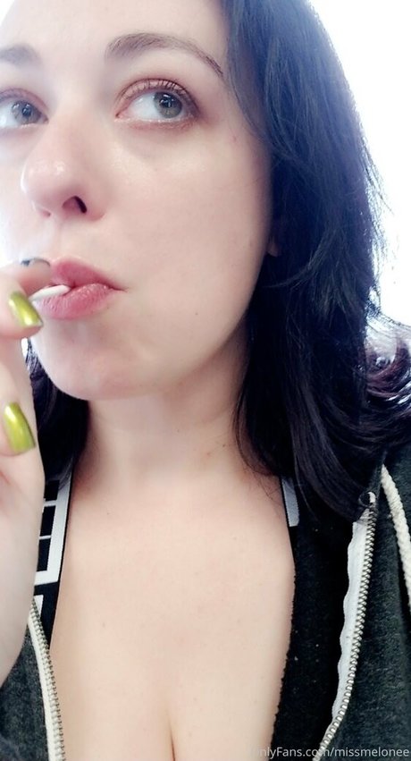 missmelonee nudes actress pictures