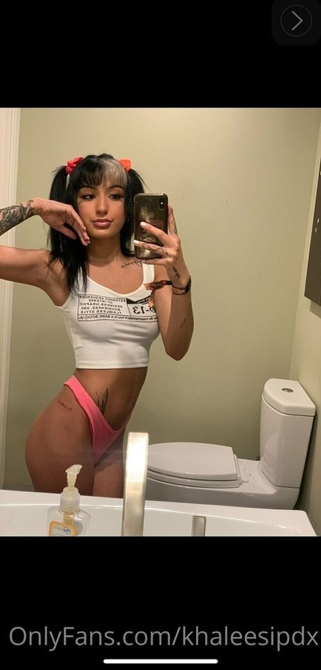 earthangelaria pretty model picture