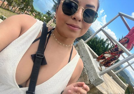 inocentekitty11 model nude img