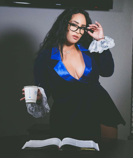 Avangelin Marie hd model pictures