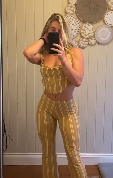 Morgan Moroney exclusive pornstar images