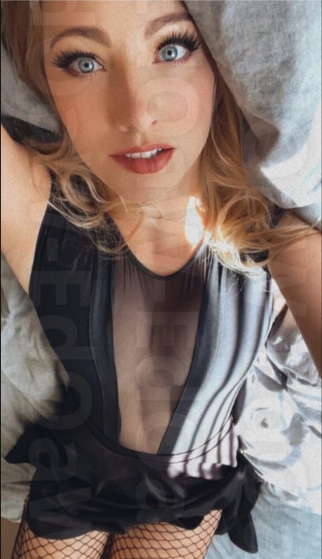 Cannibalqueen star exclusive pic