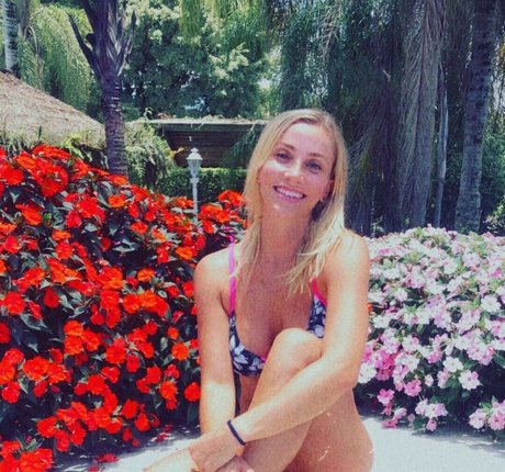 Fernanda Colombo model sexy pics