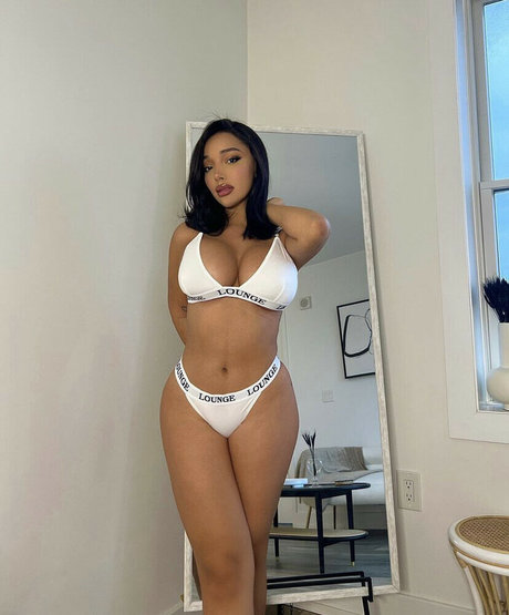 Kiara Marie star adult picture