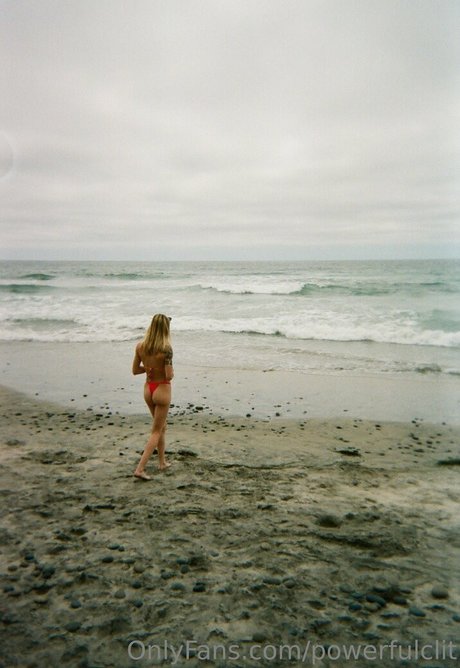 powerfulclit pornographic model pics