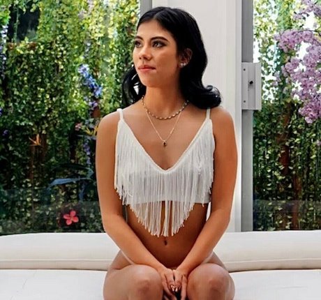 Mila Marie nude model image