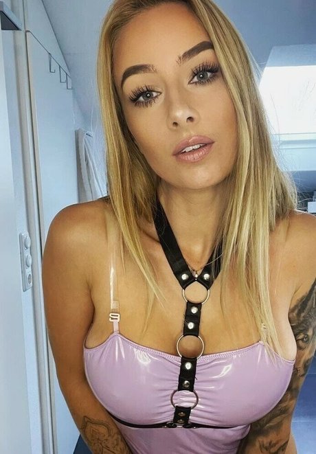 tall onlyfans erotic picture